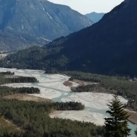 Διαμέρισμα 4 *