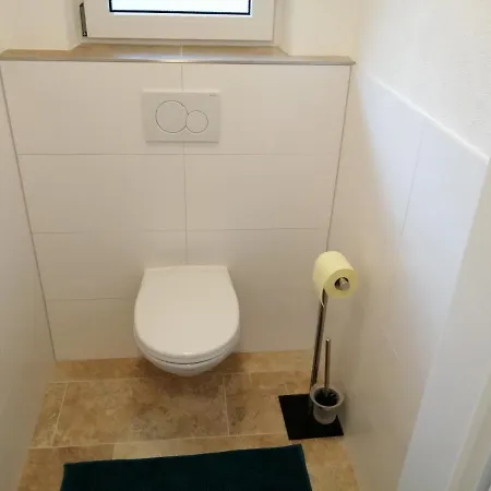 Διαμέρισμα 4 *